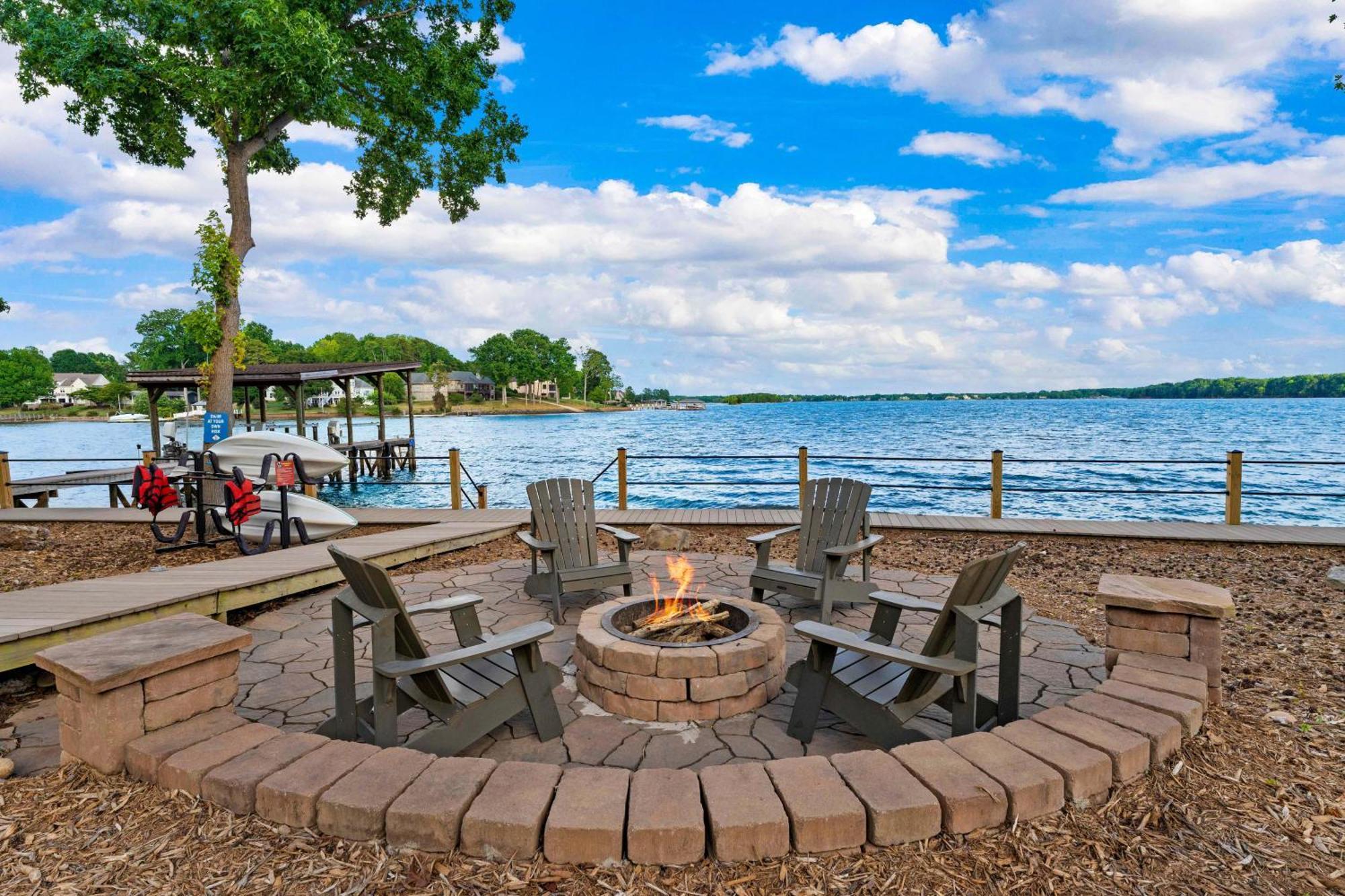 Lake Norman Getaway Mooresville Exterior photo